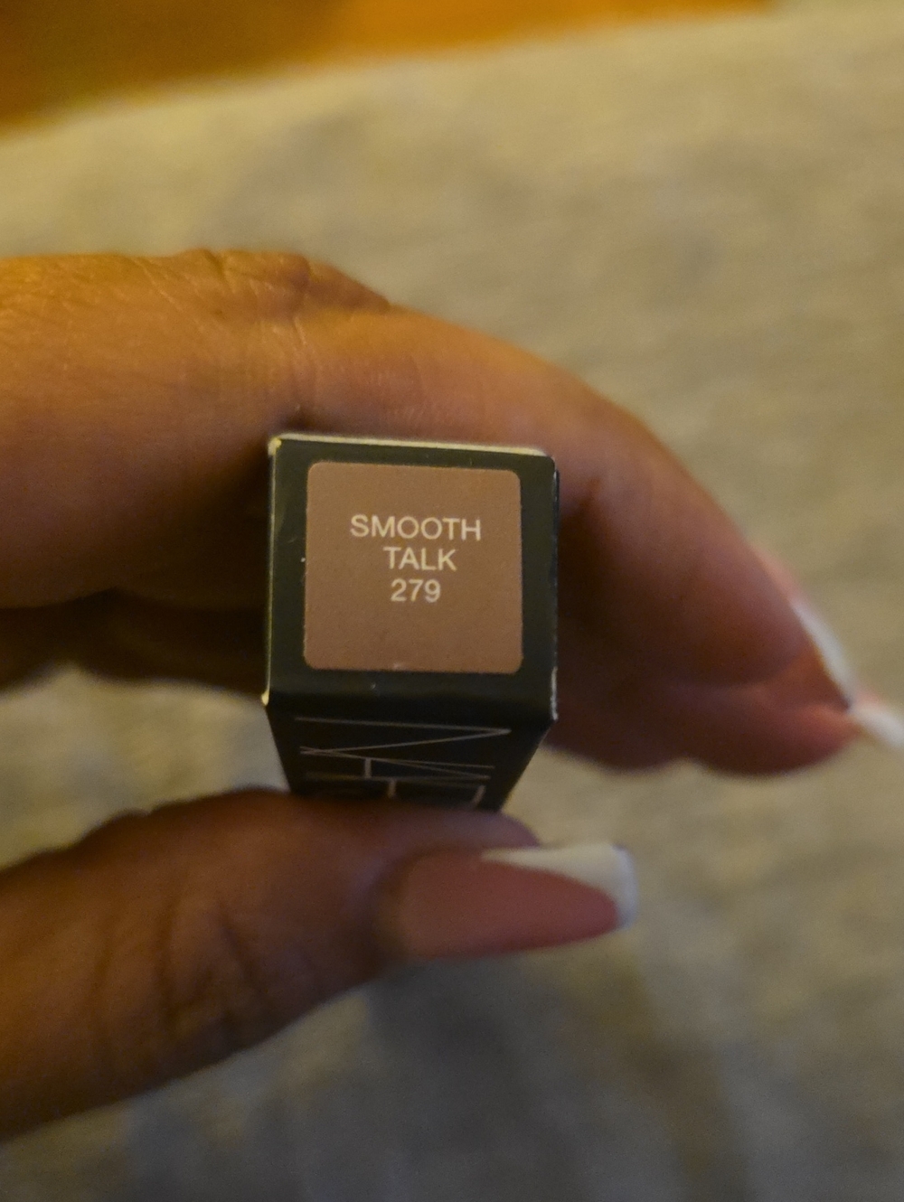 NARS AFTERGLOW Lip Shine In Smooth Talk 279 (Cocoa Brown) - Picture 6 of 6